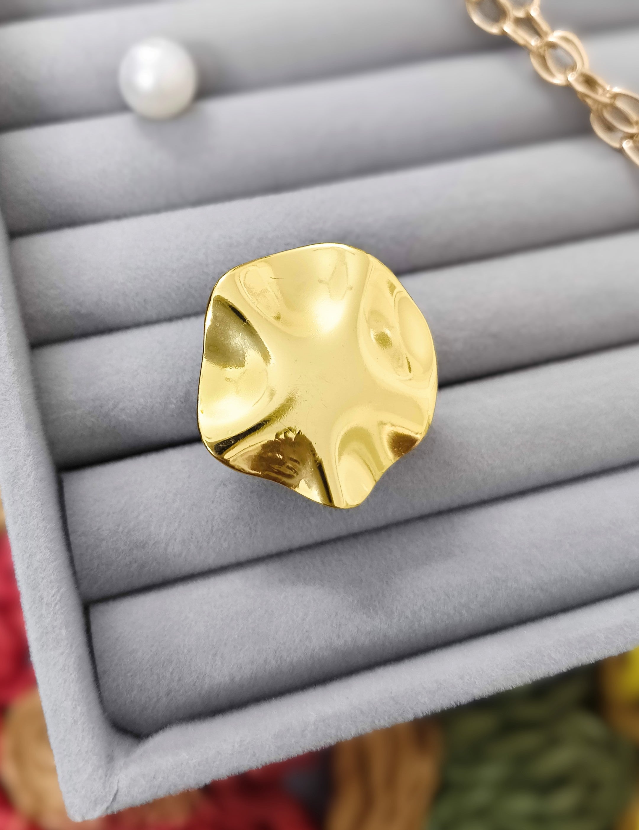 The Aurelia Crumple Ring